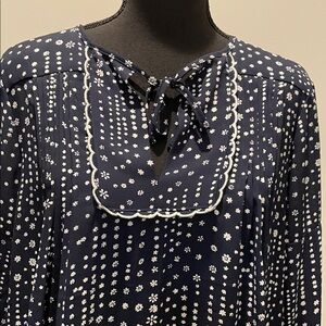 GAP Peasant Floral Pleated Pintuck Longsleeve Top Navy White Size S